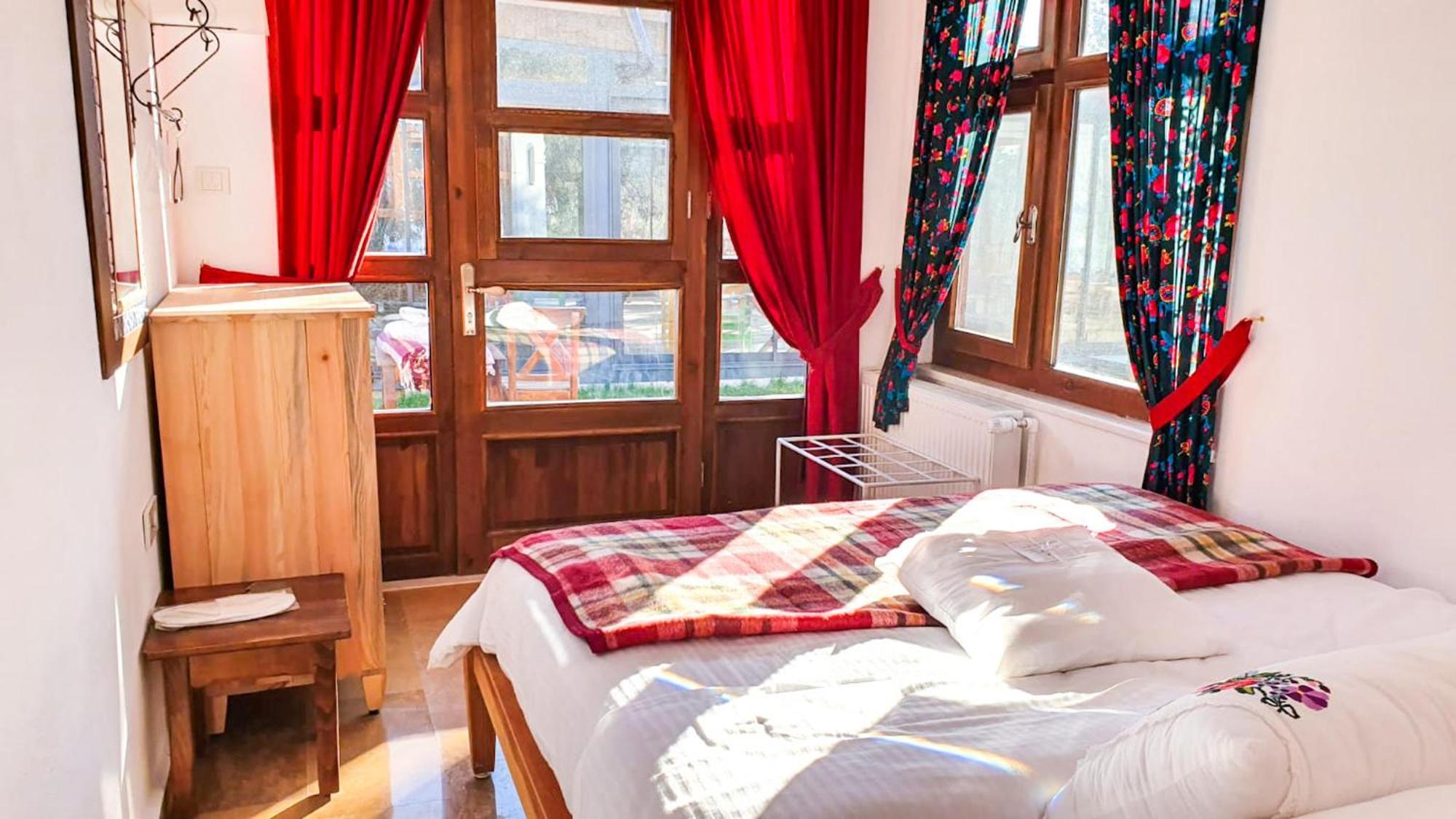 Yiva Kazdaglari Hotel Mehmetalani Екстериор снимка